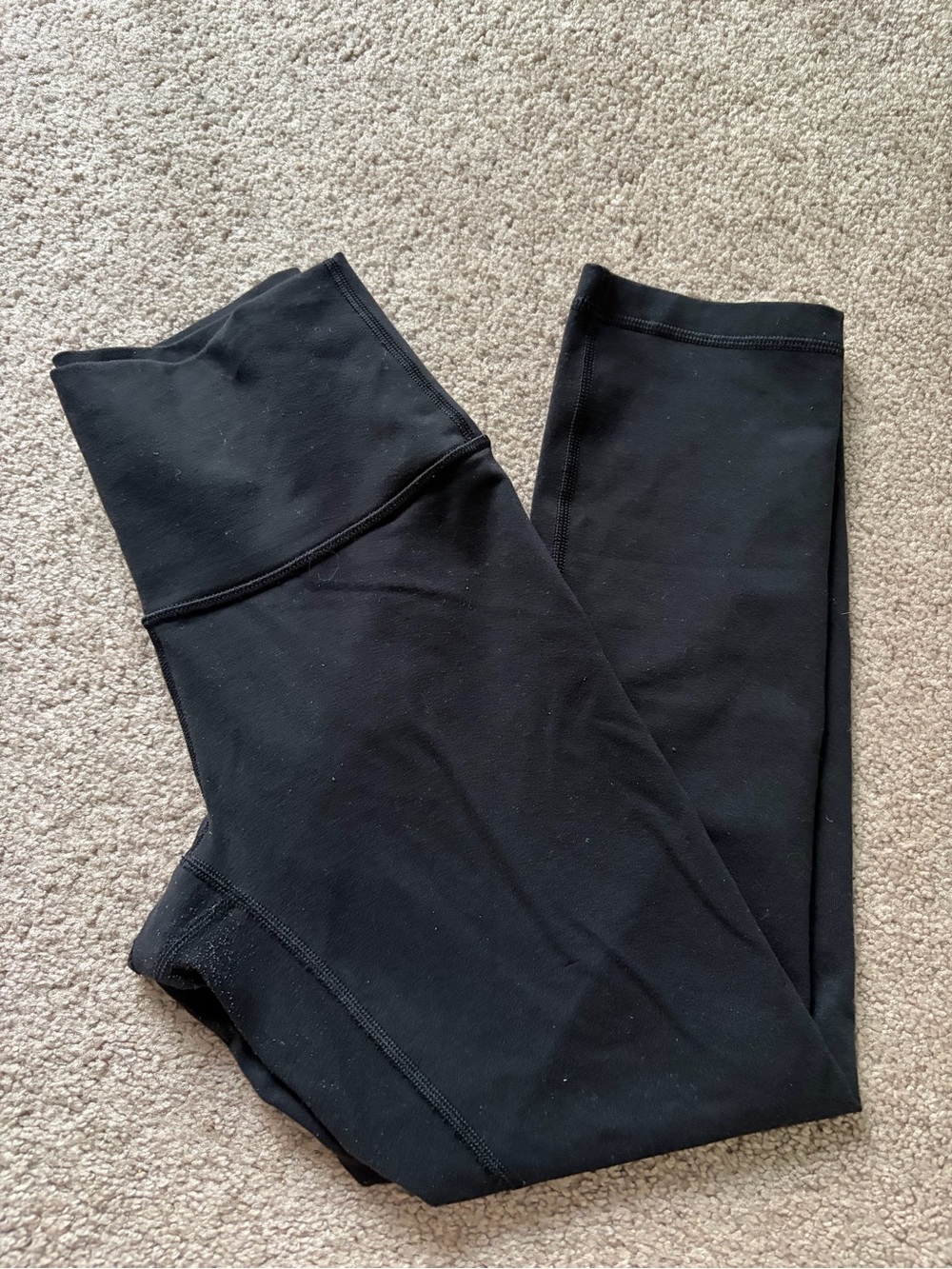 🐞 LULULEMON - Size 4 - Capris - Leggings - Black